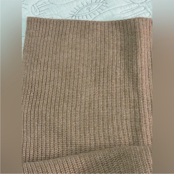 NEW Unsubscribed Cashmere Wide Ribbed Scarf Caramel Camel - Picture 4 of 4